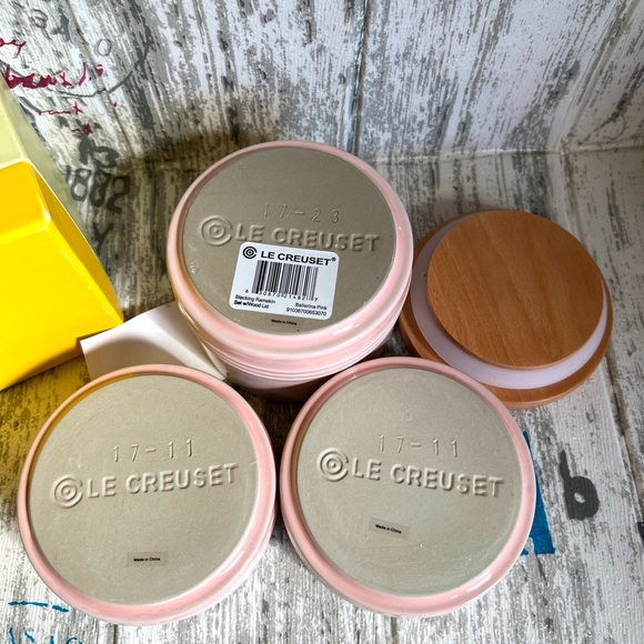 Le Creuset Stacking Ramekin Set with Wood lid - Picture 5 of 7